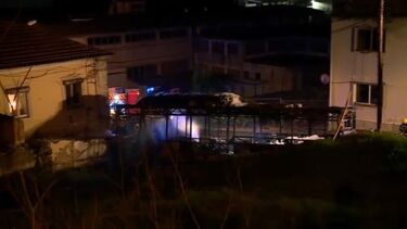 Chamas deixam autocarro completamente destruído em Portela de Carnaxide