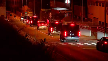 Dois autocarros e sete veículos incendiados esta noite na Grande Lisboa. Há vários detidos