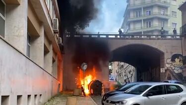 Caixotes de lixo incendiados no centro de Lisboa