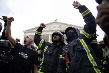 Sapadores reivindicam "acertos salariais para compensar o aumento da inflação"