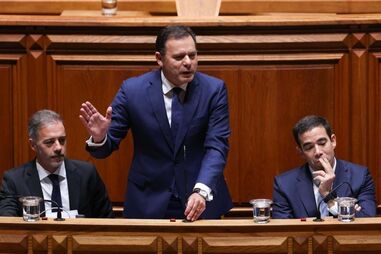 Luís Montenegro no debate quinzenal