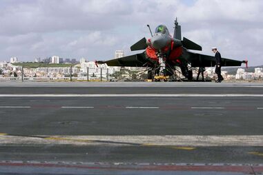 Caças franceses patrulham bases no Médio Oriente