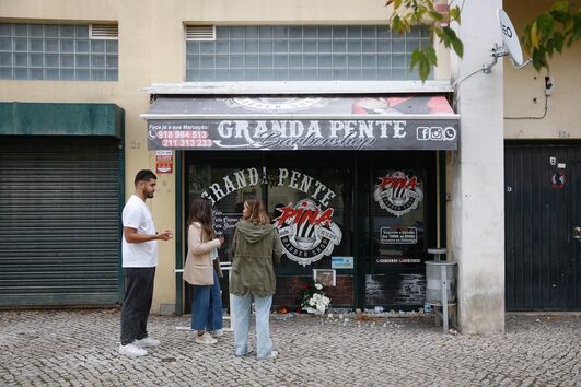 Barbearia onde ocorreu o triplo homicídio