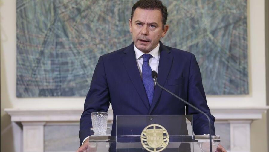 PS repudia declarações de Montenegro que "não respeitam trabalho dos