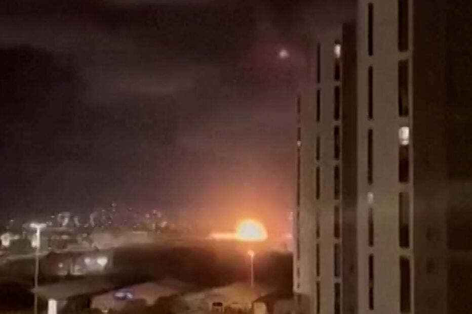 Vídeo capta momento em que míssil iraniano atinge Telavive 