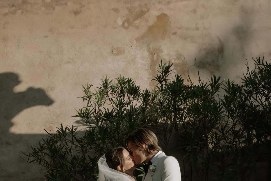 Millie Bobby Brown voltou a subir ao altar com Jake Bongiovi