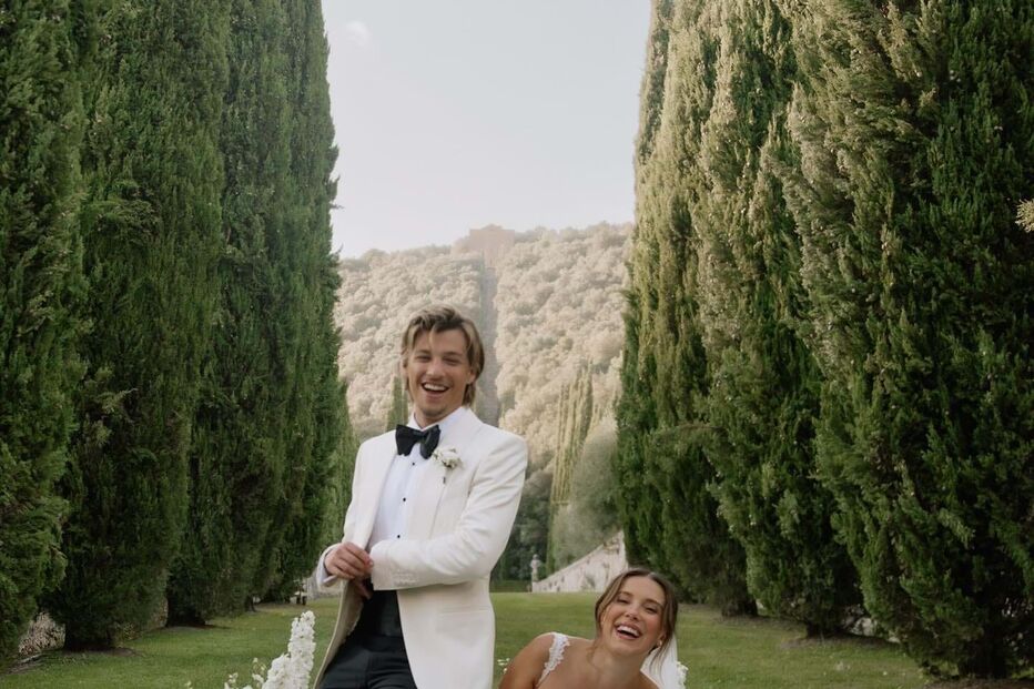 Millie Bobby Brown voltou a subir ao altar com Jake Bongiovi