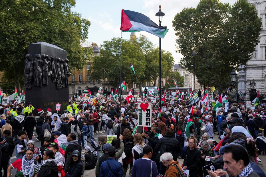 2024-10-05_17_26_55 2024-10-05T154703Z_443463761_RC2FEAAUA2DQ_RTRMADP_3_ISRAEL-PALESTINIANS-BRITAIN-MARCH.JPG