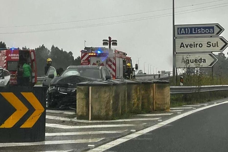Acidente na A17