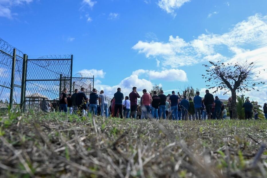 Guardas prisionais concentrados em Vale de Judeus em solidariedade com colegas 
