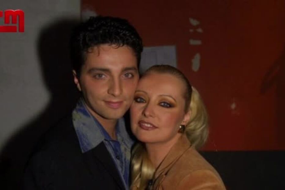 FOTOS FILHO DA AGATA COM A MÃE v2