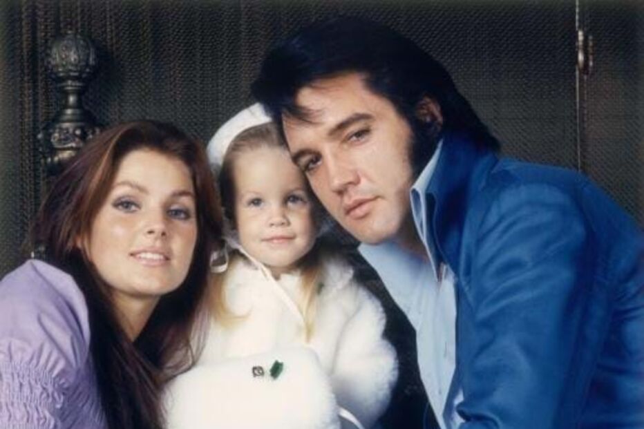 Elvis Presley com a mulher Priscilla e a filha Lisa-Marie