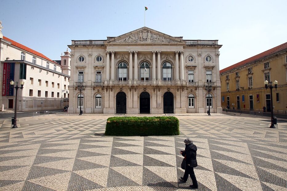 C Mara De Lisboa Insta Governo A Alterar Regime Jur Dico Do Alojamento Local Sociedade