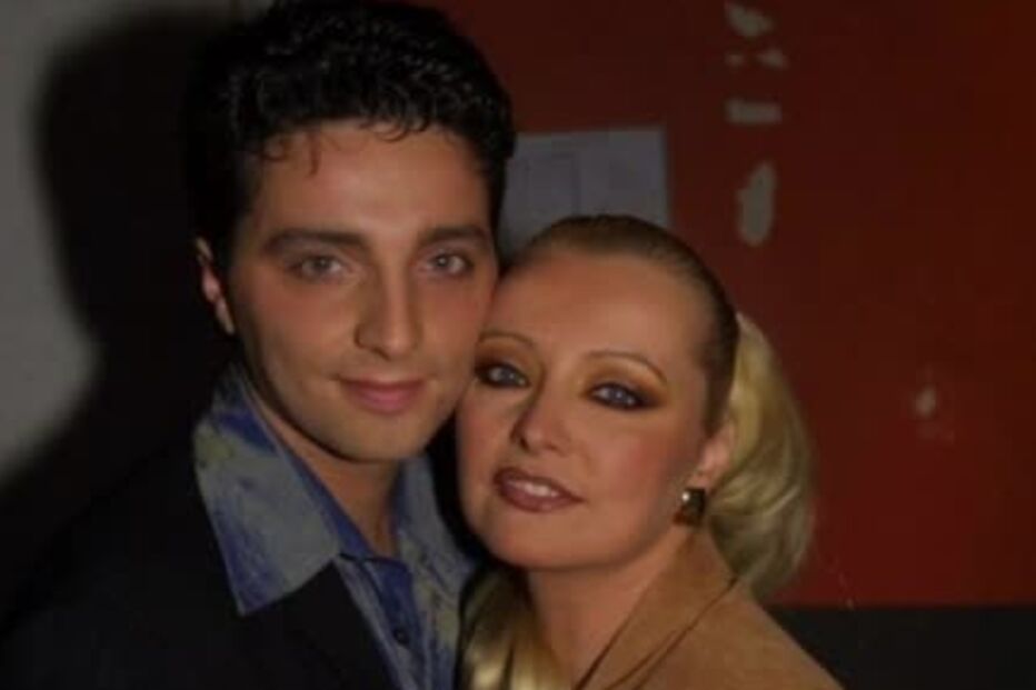 FOTOS FILHO DA AGATA COM A MÃE v2