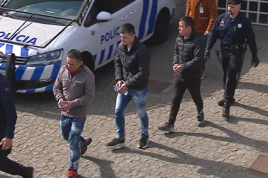 Imagem CHINESES TRIBUNAL MATOSINHOS2.JPG (22679162) (Milenium)