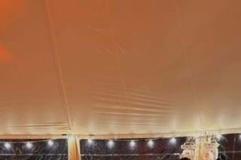 Matilde escolheu um vestido preto para o último dia como solteira