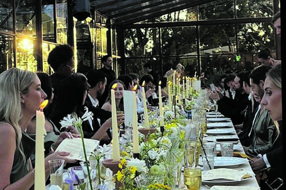 Treinador português não poupou nos gastos e convidou 300 pessoas para estarem presentes e desejarem muita sorte e felicidade aos noivos 