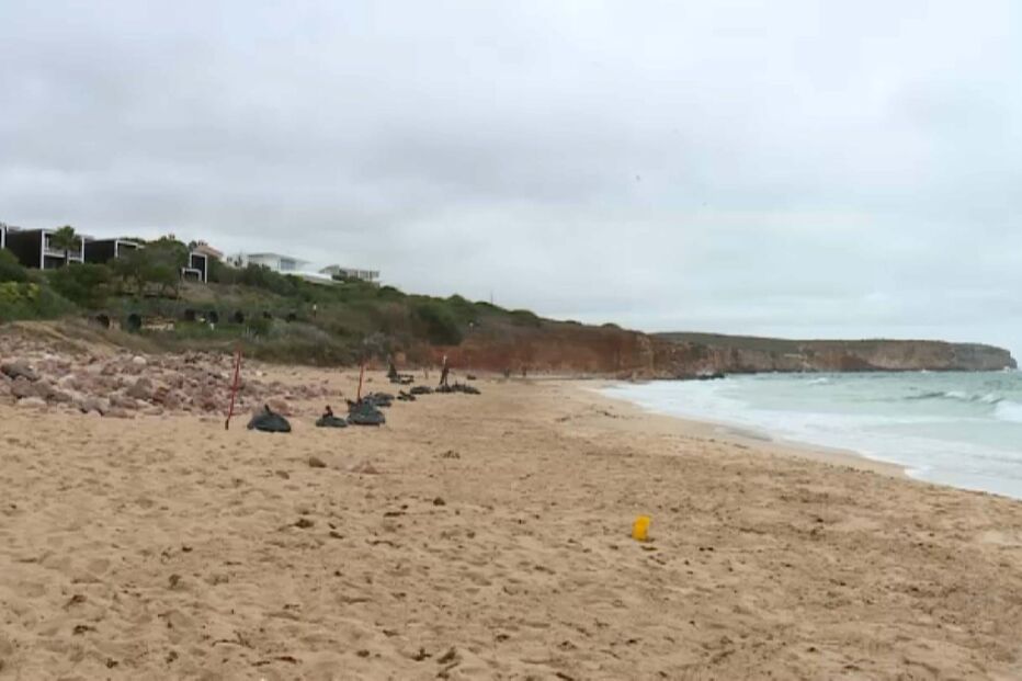 Lavagem de petroleiros gera poluição em praias ao largo da costa do Algarve