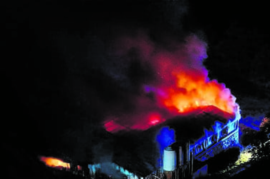 Fogo destrói pavilhões e mata mil coelhos em Montalegre