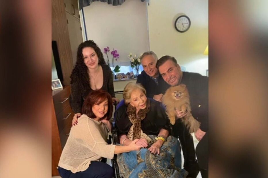 Betty Grafstein recebe amigos na clínica em Nova Iorque