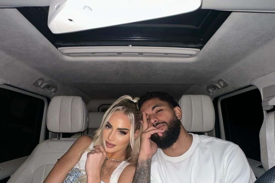 Douglas Luiz e Alisha Lehmann