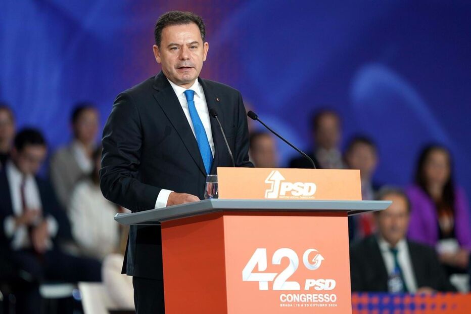 Luís Montenegro fez anúncios no congresso do PSD 