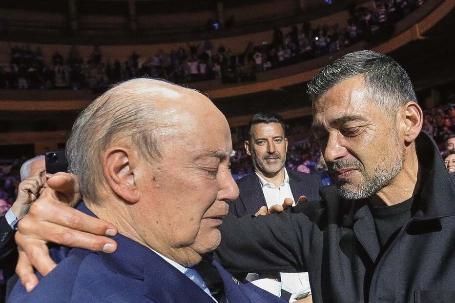 Pinto da Costa recebeu um abraço de Sérgio Conceição no lançamento da recandidatura