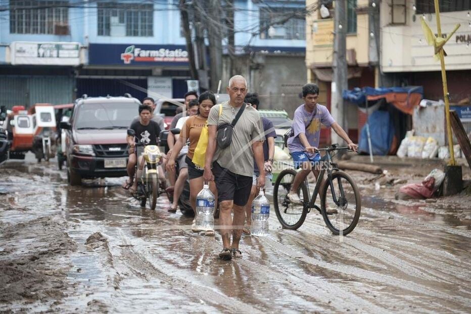 Tempestade Trami nas Filipinas