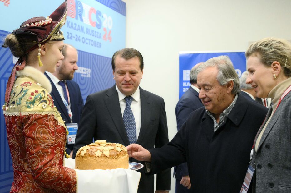 Guterres chega à Rússia para participar na cimeira dos BRICS e reunir-se com Putin