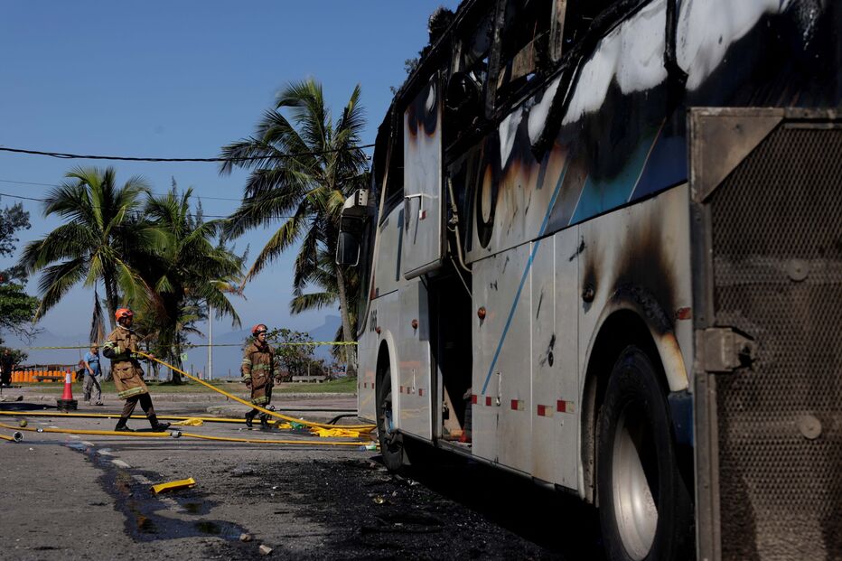 Batalha campal no Rio de Janeiro levou à detenção de 250 adeptos uruguaios
