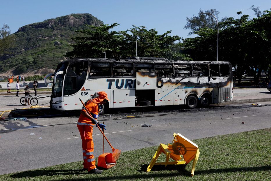 Batalha campal no Rio de Janeiro levou à detenção de 250 adeptos uruguaios