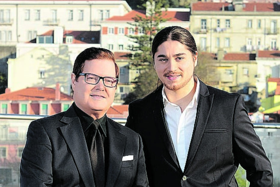 Com o afilhado, Marco António