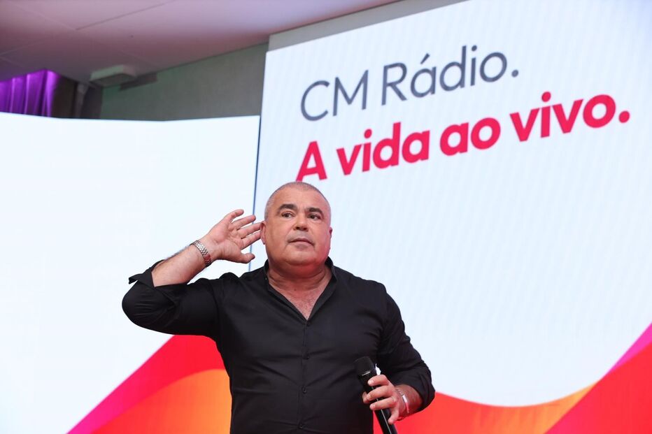 Toy durante apresentação da Rádio do Correio da Manhã