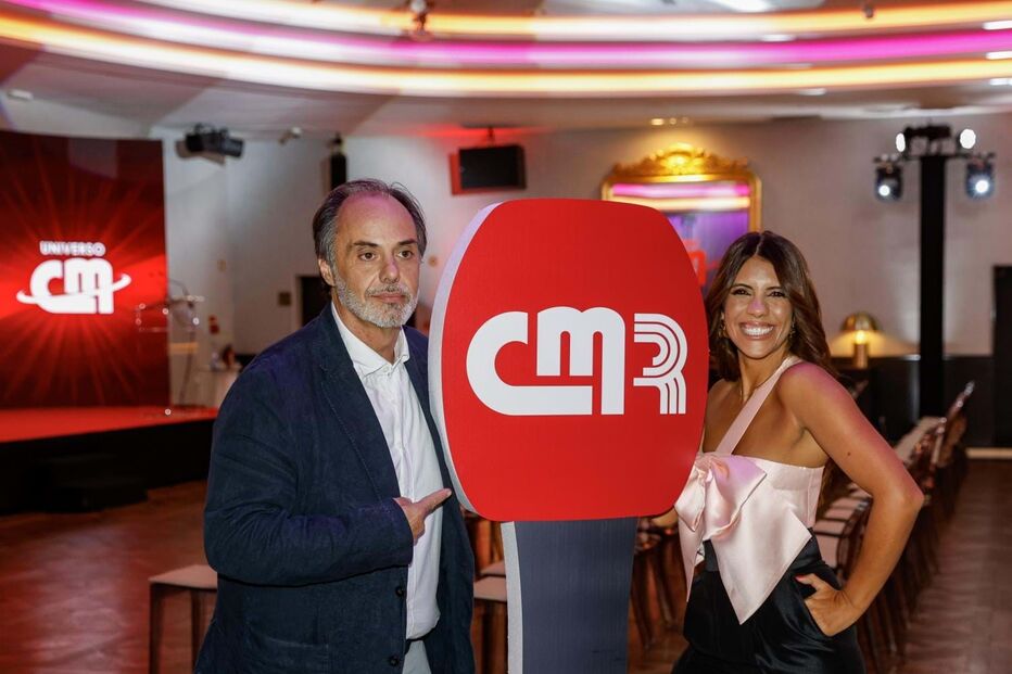 Júlio Heitor e Lara Afonso durante apresentação da Rádio do Correio da Manhã