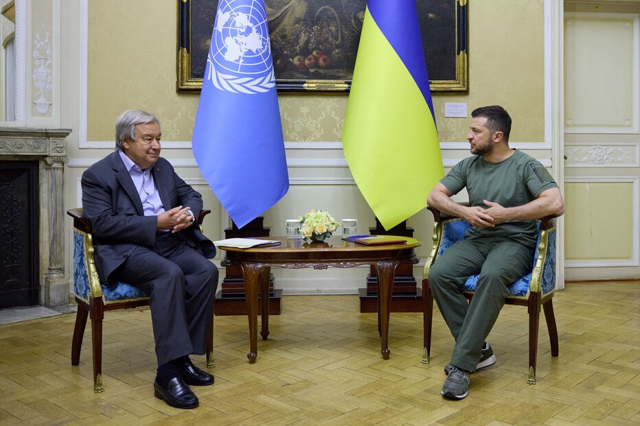Presidente da Ucrânia, Volodymyr Zelensky, e o Secretário-Geral da ONU, António Guterres em Lviv, na Ucrânia