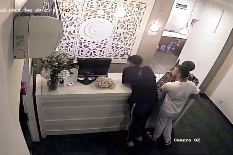 Suspeitos durante o assalto