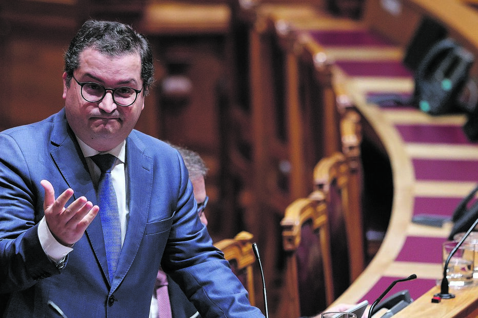 Miranda Sarmento respondeu aos deputados