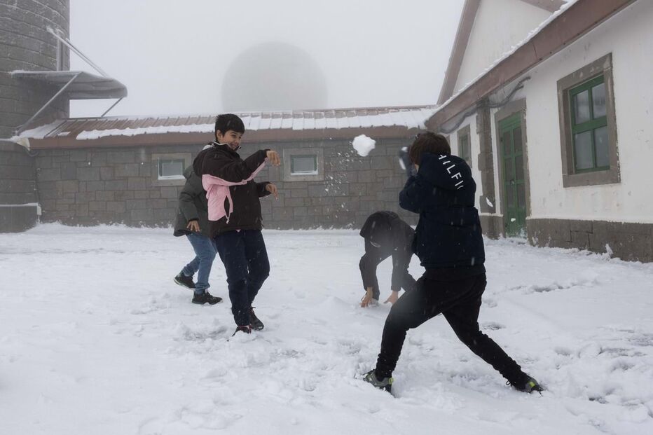 Serra da Estrela já está pintada de branco