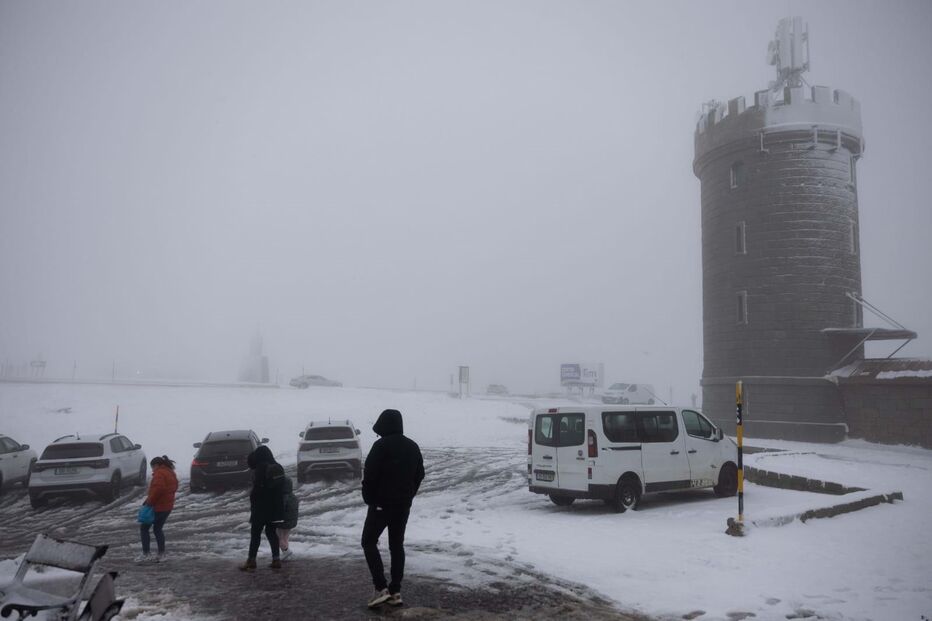 Serra da Estrela já está pintada de branco