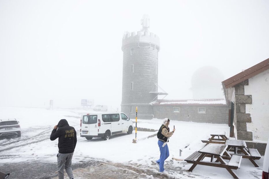 Serra da Estrela já está pintada de branco