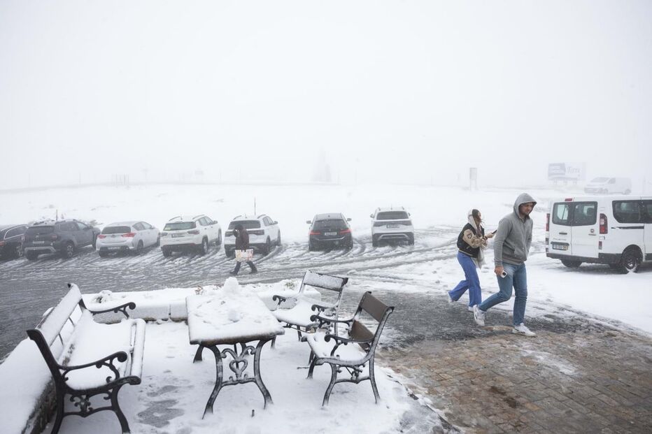 Serra da Estrela já está pintada de branco