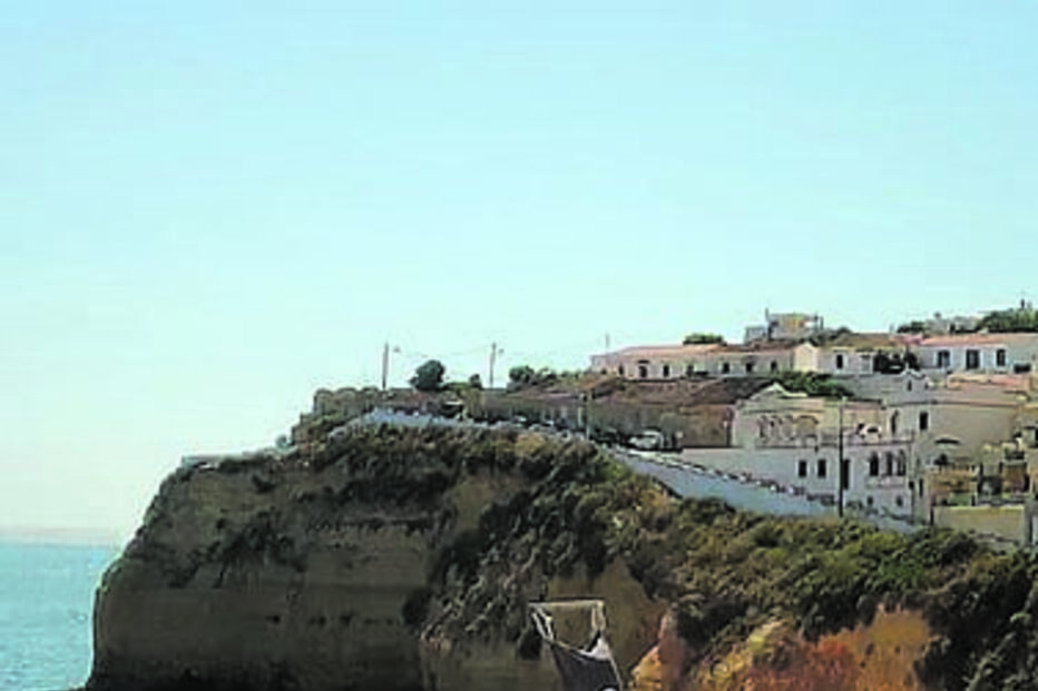 Videovigilância avança na praia do Carvoeiro 