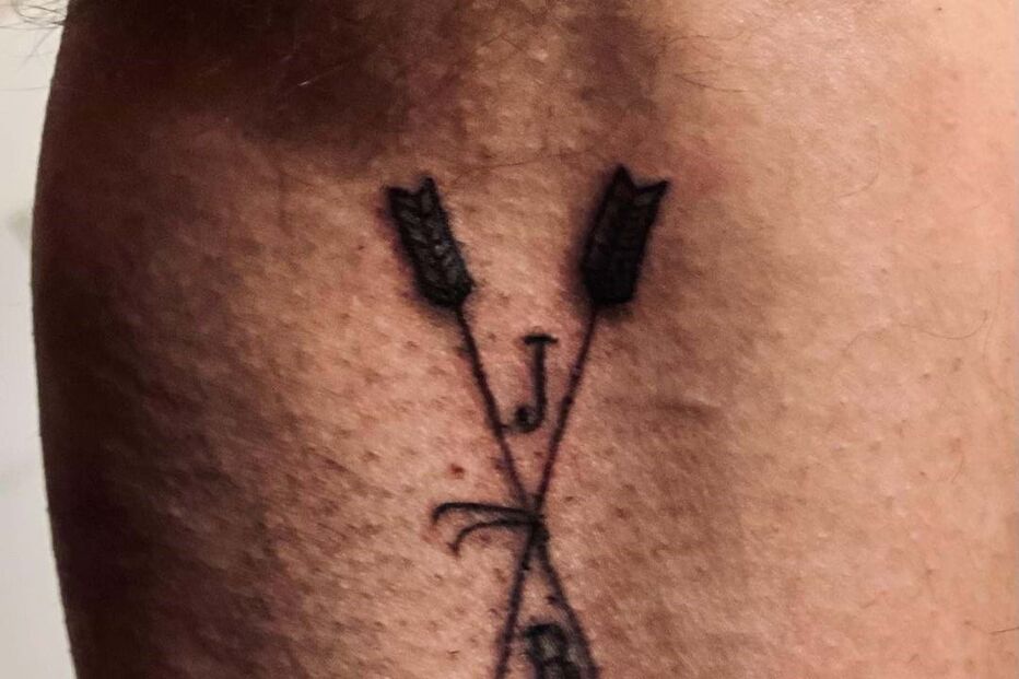 Jennifer Lopez fez esta tatuagem para assinalar o seu casamento com Ben Affleck (entretanto já a apagou)