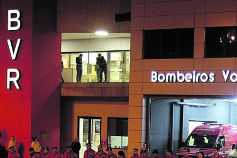 Operacionais estiveram em protesto à porta do quartel