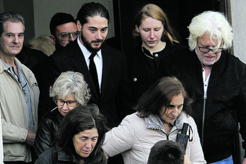 Marco António acompanhado pela namorada e pelo pai António Coelho