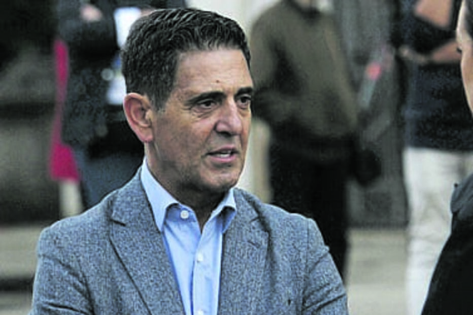 Apresentador José Figueiras 