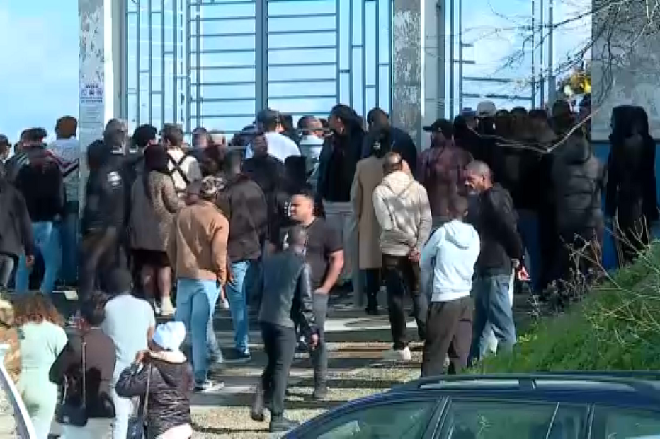 Centenas na despedida a Odair Moniz