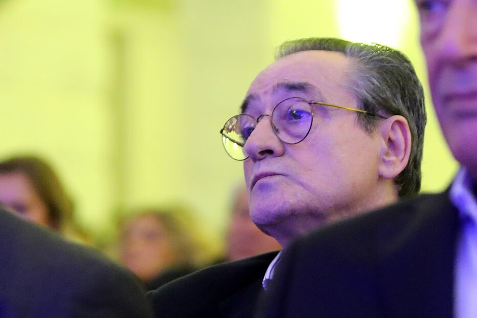 António Oliveira	