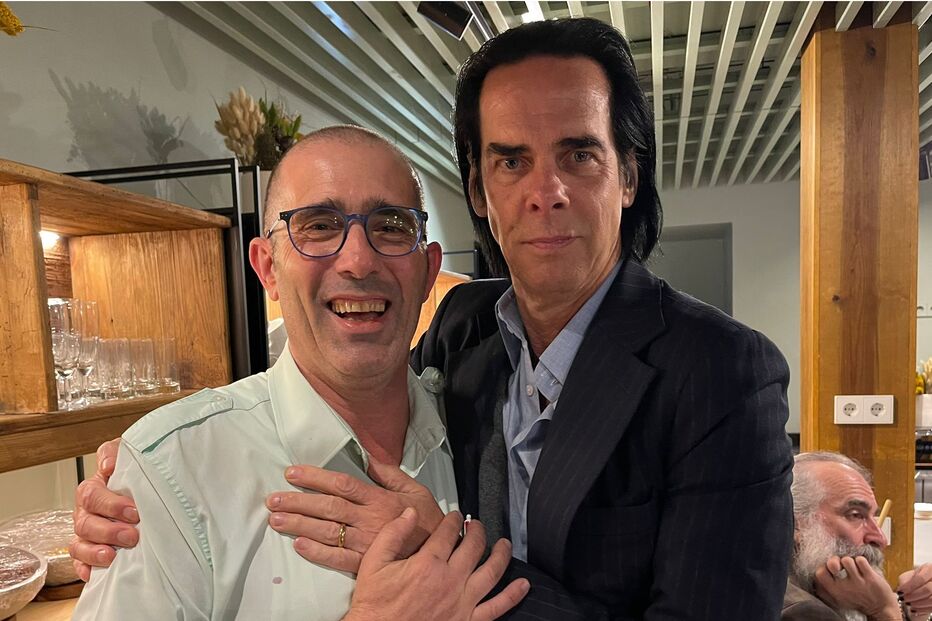 Nick Cave no restaurante Pinóquio