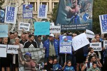 Dezenas pedem libertação de Fernando Madureira em vigília no Porto